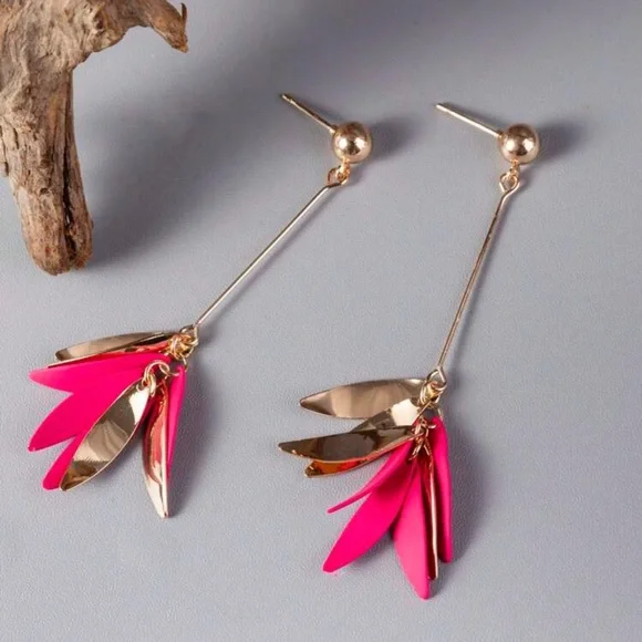 🌻
Drop Earrings 💕 - Picture 1 of 4